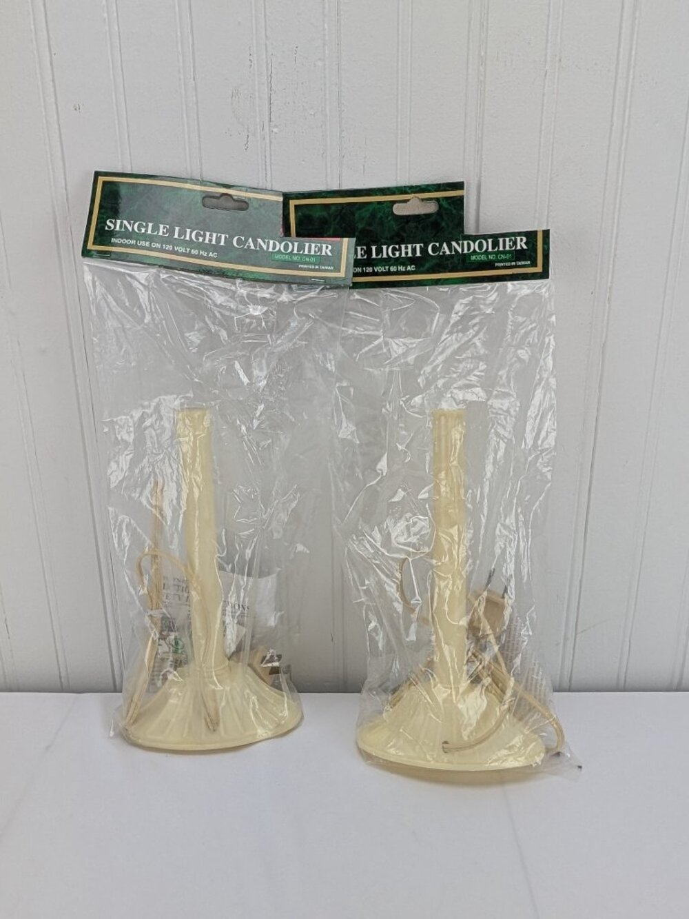 Single Light Candolier Electric Plug In Candle Indoor Lot of 2 CN-01 Holiday New